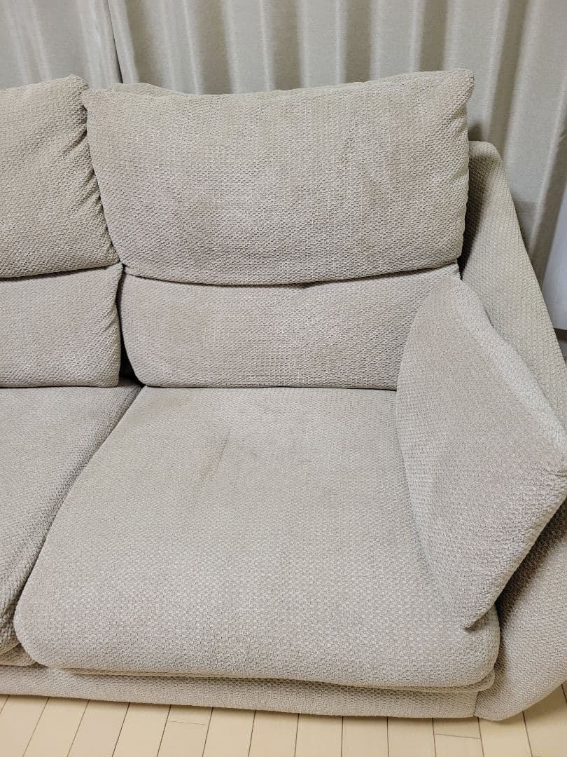 ベージュ2人掛けソファ　ニトリ