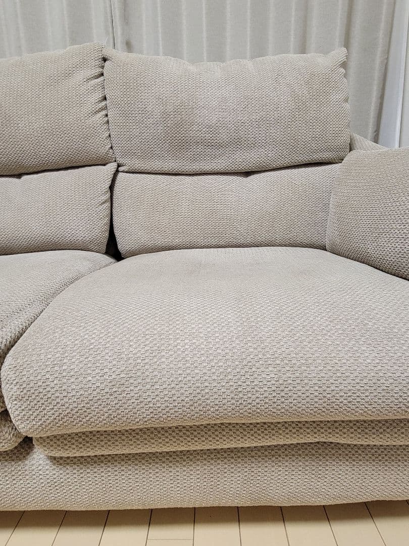 ベージュ2人掛けソファ　ニトリ