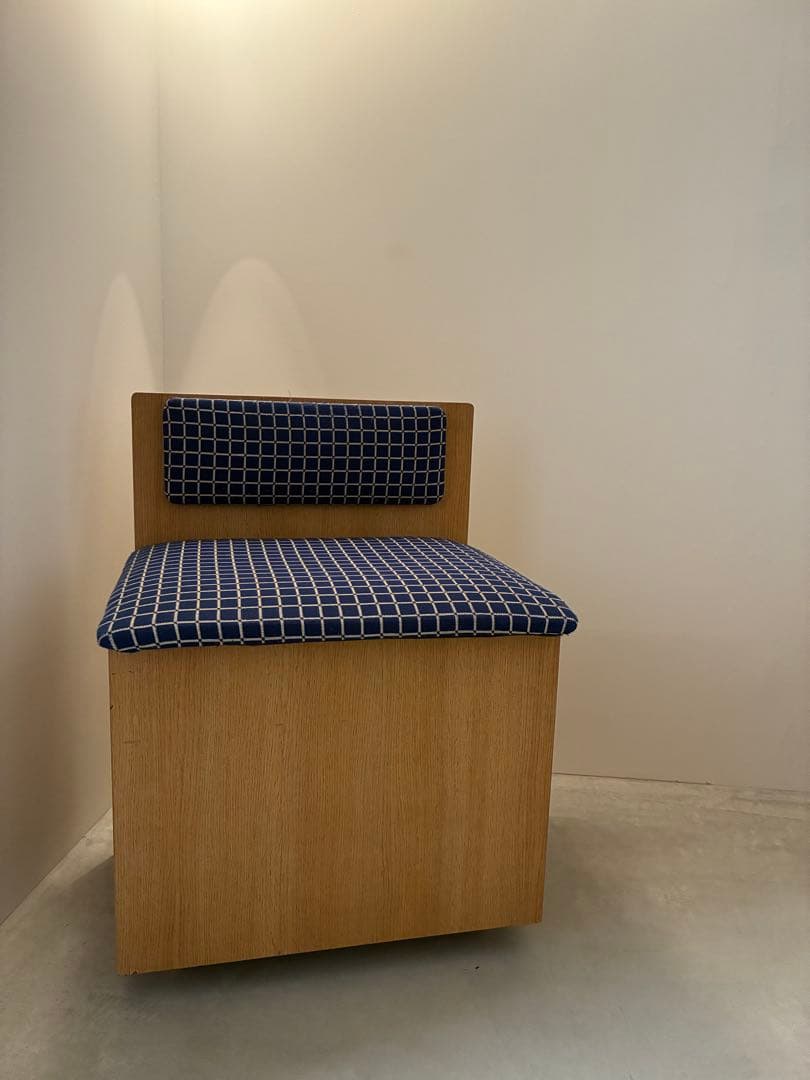 レトロポップ　北欧　ビンテージ　スツール　収納付き椅子　アノニマス