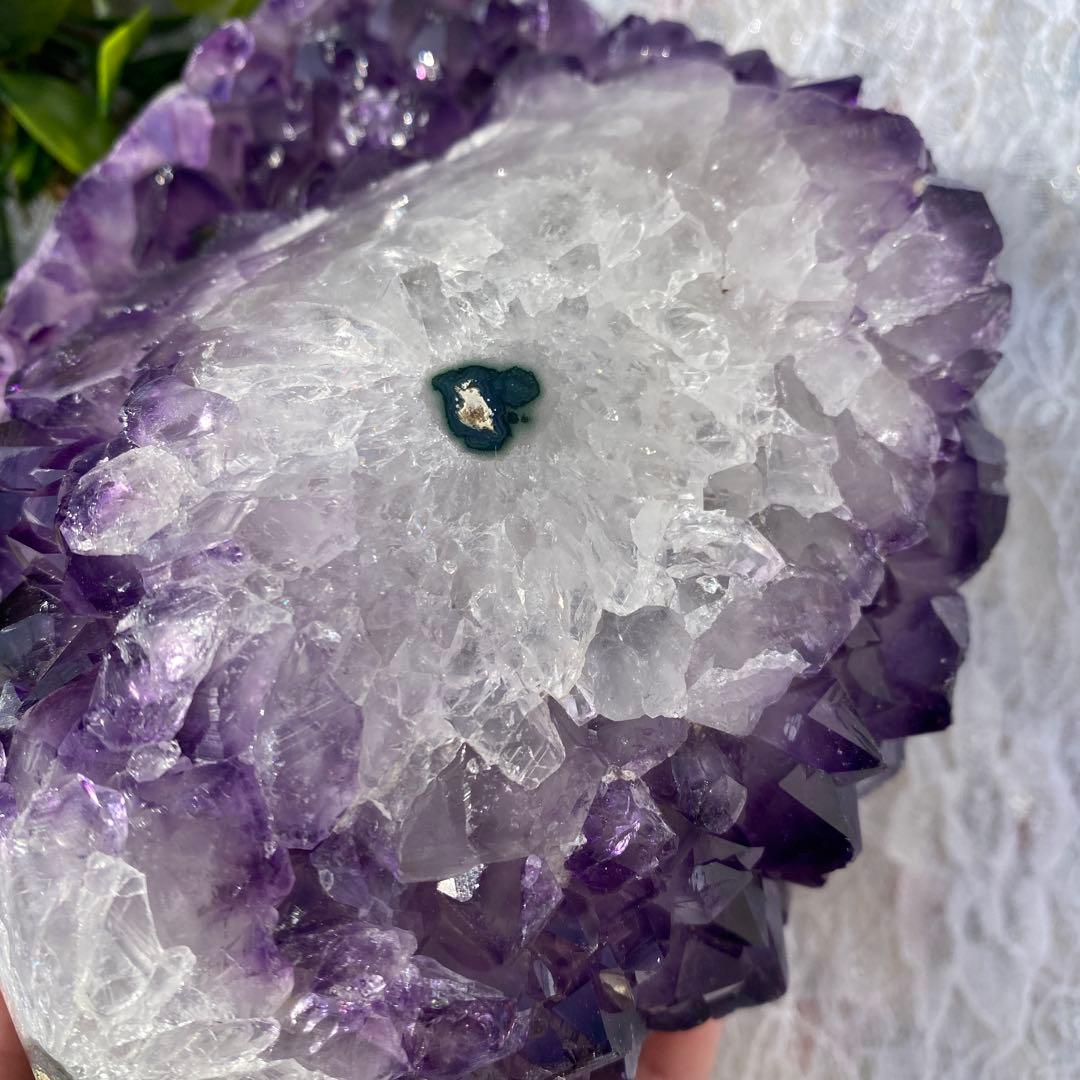 特価‼️希少価値！虹つき⭐︎可愛いお花が付いている、アメジスト♪