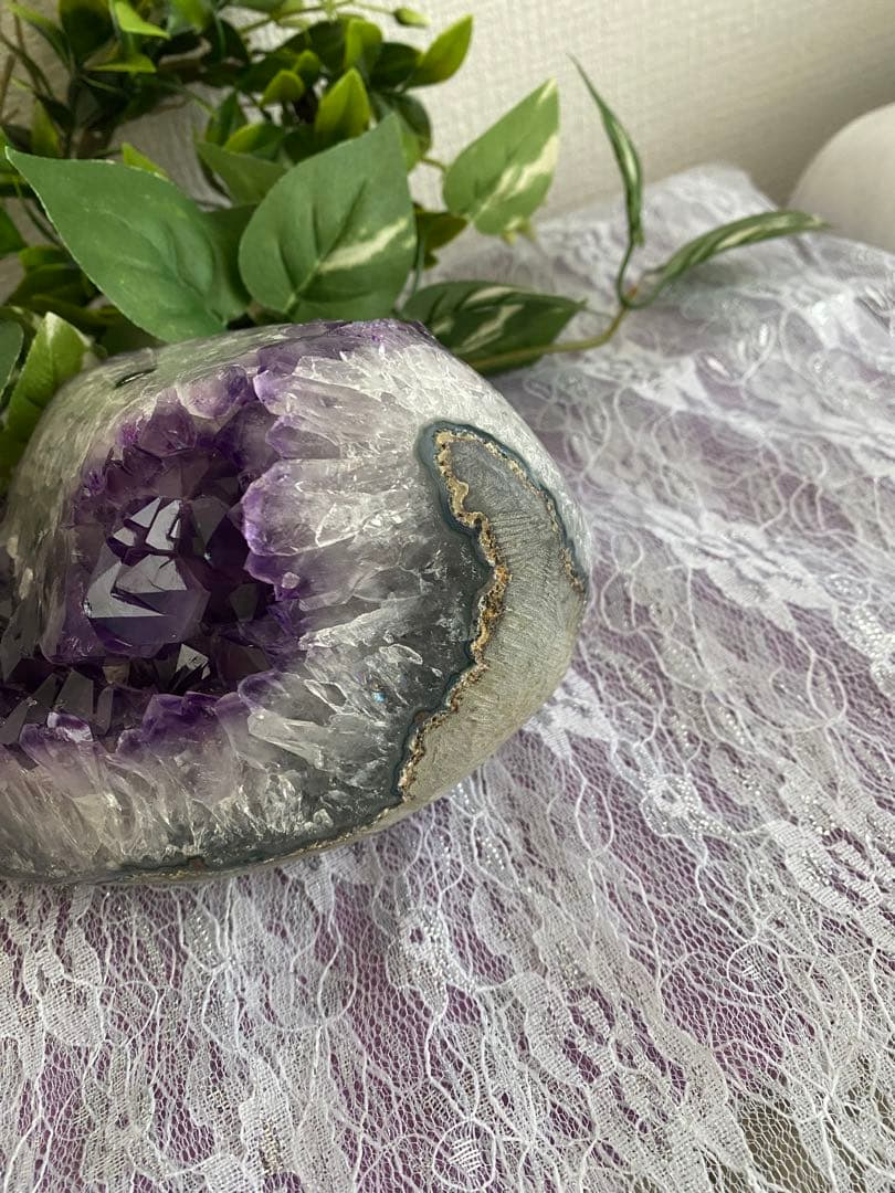 特価‼️希少価値！虹つき⭐︎可愛いお花が付いている、アメジスト♪