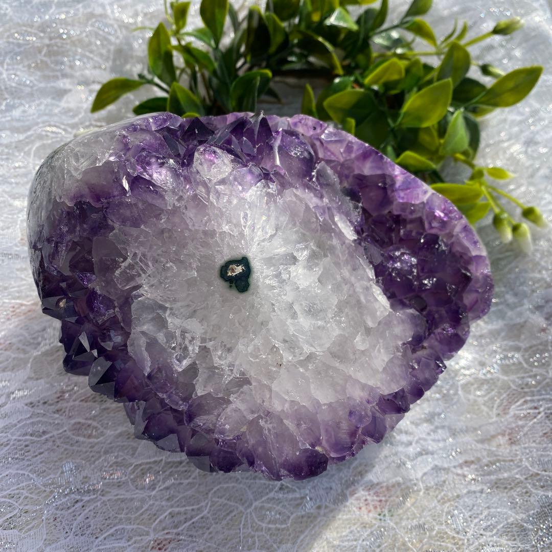特価‼️希少価値！虹つき⭐︎可愛いお花が付いている、アメジスト♪