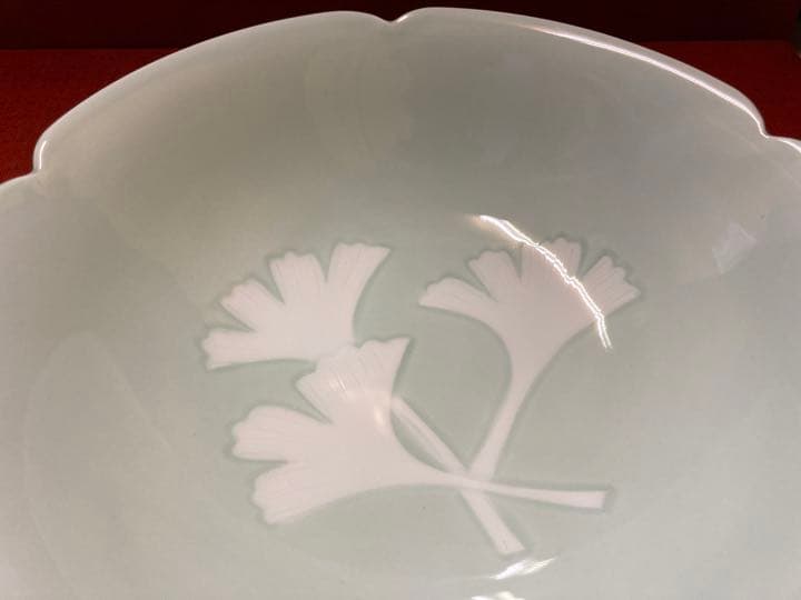 【人間国宝】 井上萬二 青白磁公孫樹文 菓子鉢 【真作保証】