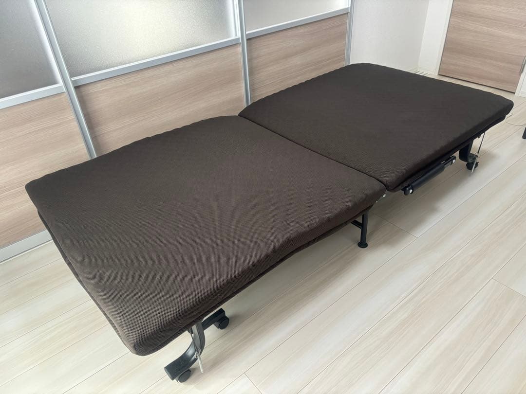 送料込み】ニトリ 折りたたみベッド ダブルメッシュ3 キャスター付き