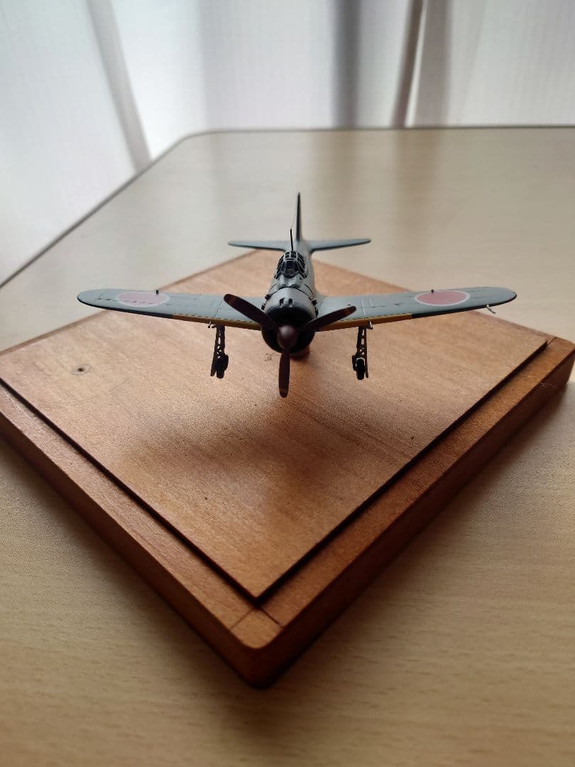 【精密・金属製】小西製作所 1/100 零式艦上戦闘機 五二型（ケース・台座付）
