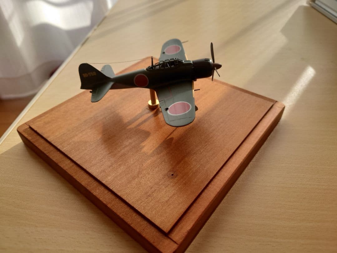 【精密・金属製】小西製作所 1/100 零式艦上戦闘機 五二型（ケース・台座付）