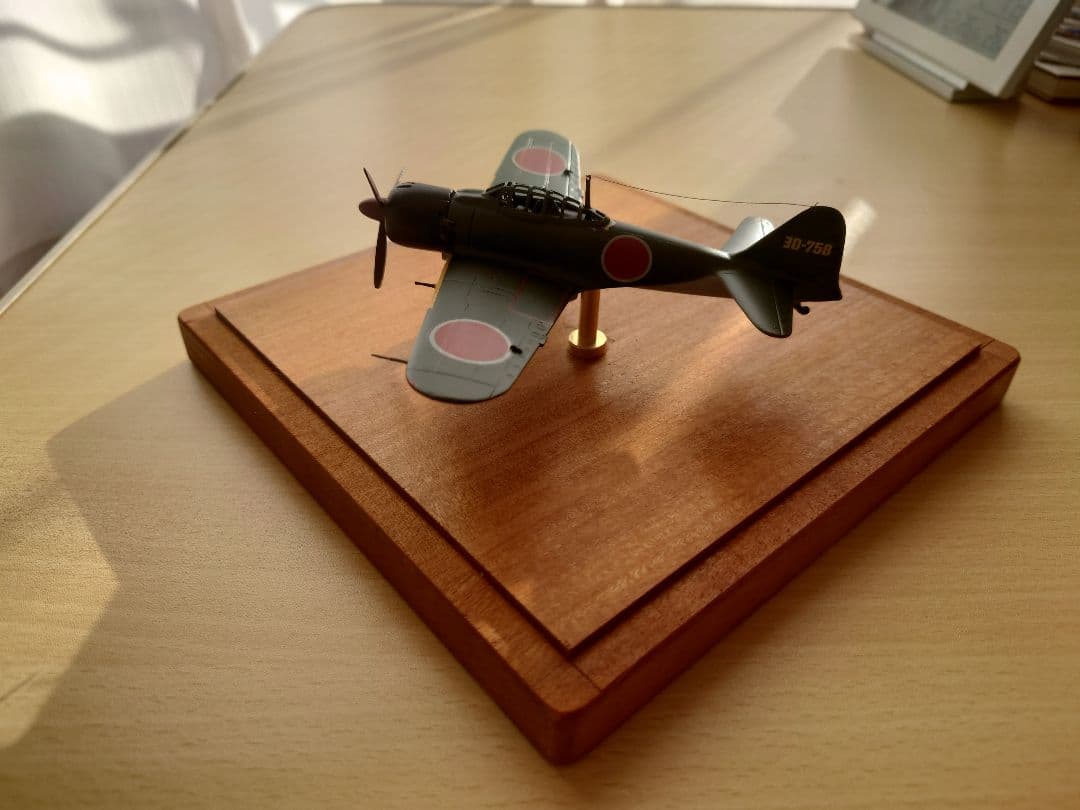 【精密・金属製】小西製作所 1/100 零式艦上戦闘機 五二型（ケース・台座付）