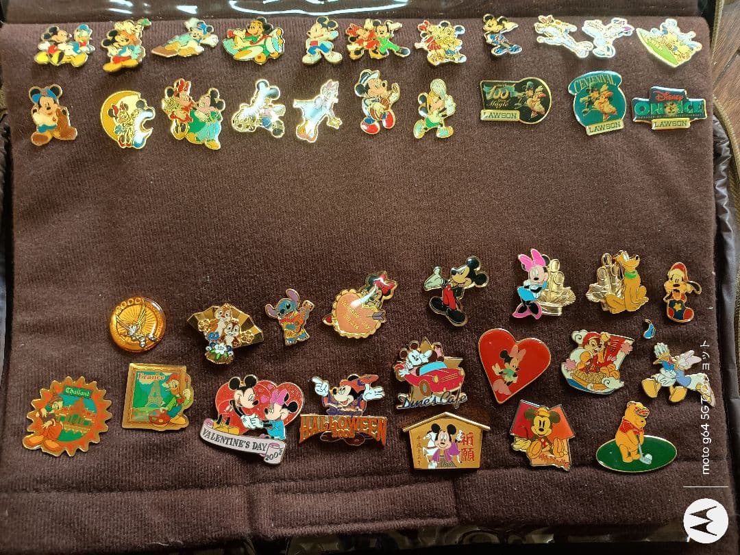 ディズニー ピンバッジ 220点 まとめ売り ピントレード品含む 全体写真無し