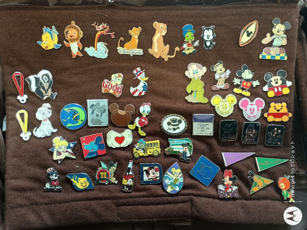 ディズニー ピンバッジ 220点 まとめ売り ピントレード品含む 全体写真無し