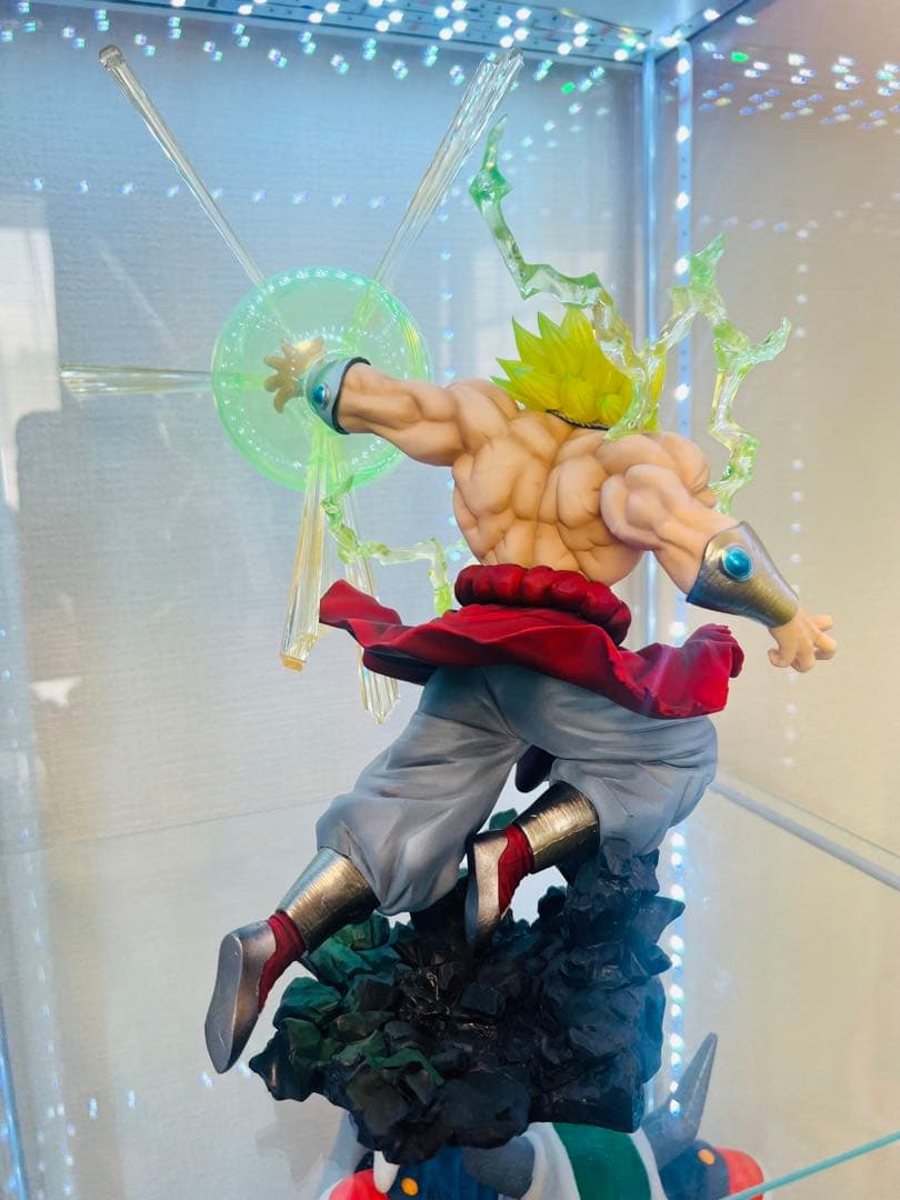 フィギュアーツZERO スーパーサイヤ人ブロリー エフェクト付き　箱あり⭐︎