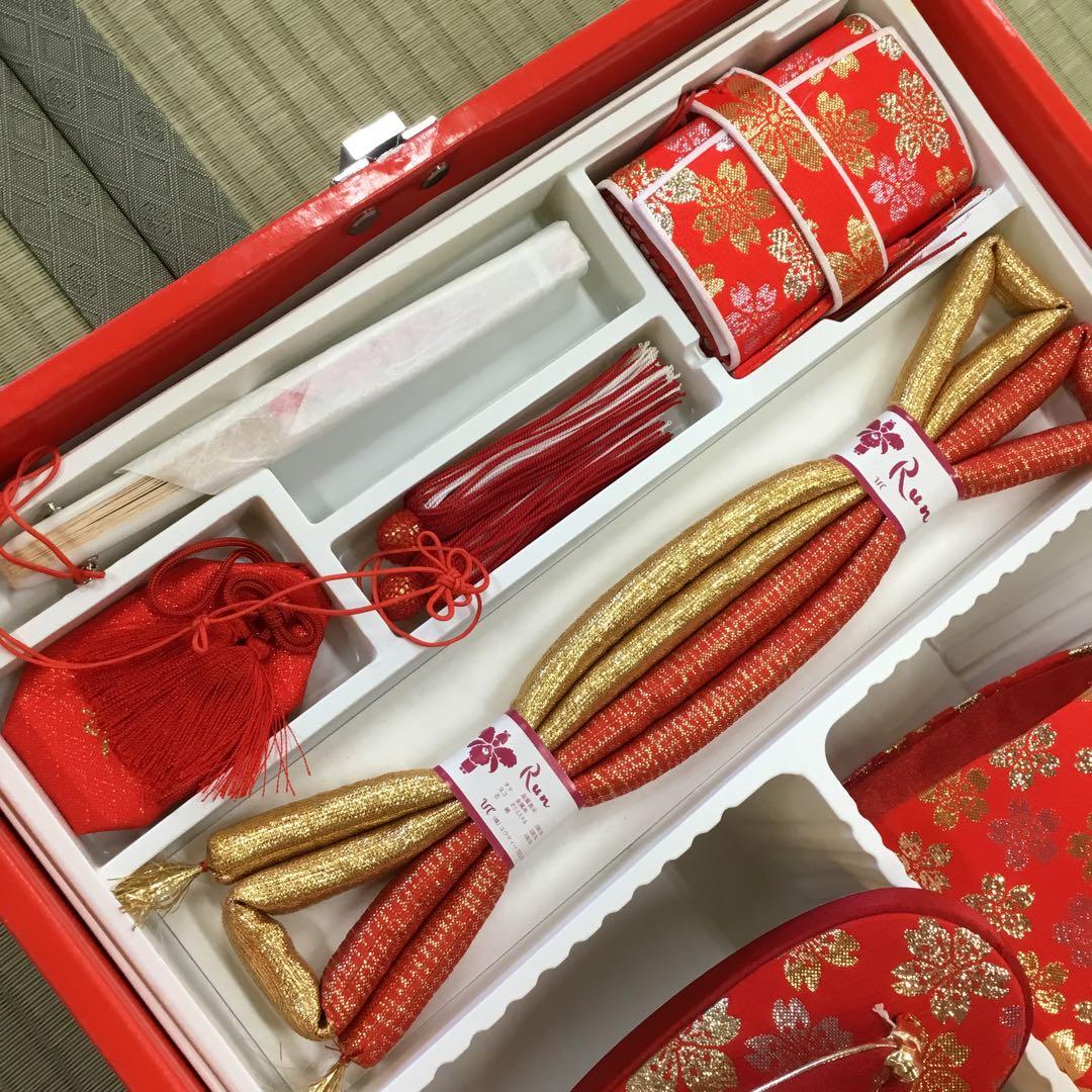 【新品未使用】3歳七五三衣装セット 赤と金　ポリエステル　9点セット