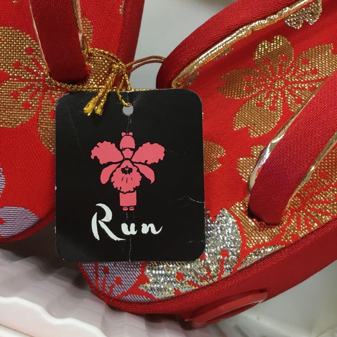 【新品未使用】3歳七五三衣装セット 赤と金　ポリエステル　9点セット