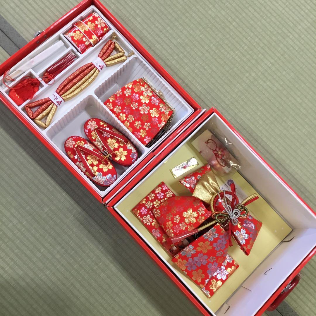 【新品未使用】3歳七五三衣装セット 赤と金　ポリエステル　9点セット