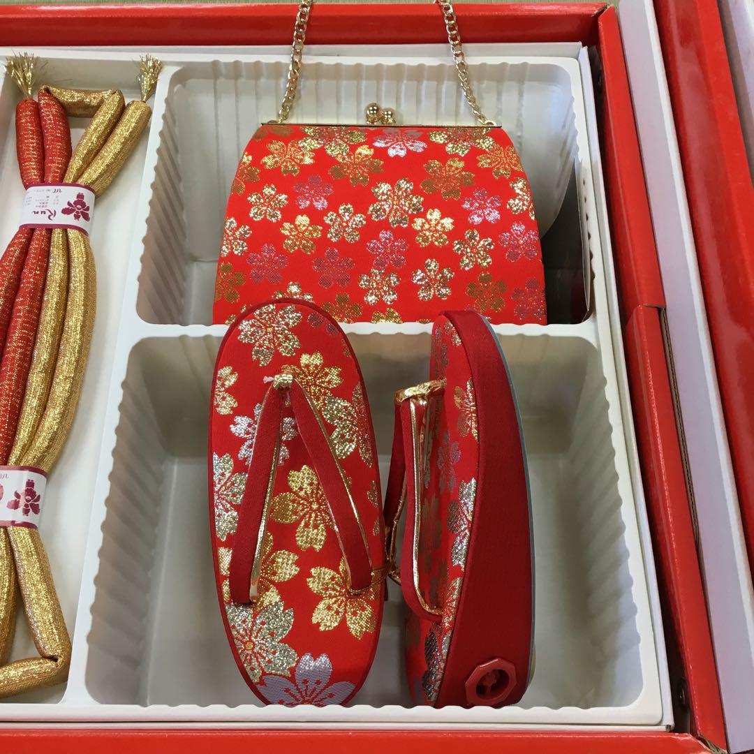 【新品未使用】3歳七五三衣装セット 赤と金　ポリエステル　9点セット