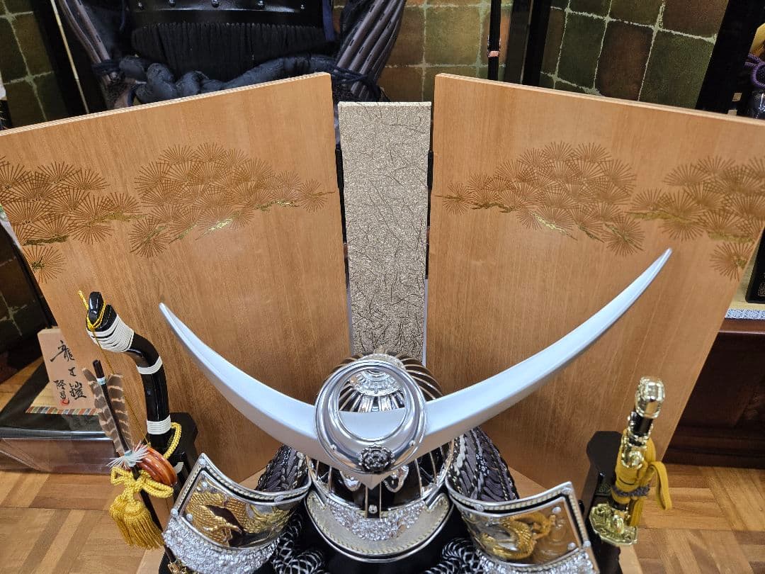 【展示品限り】五月人形　兜　上杉謙信　収納飾り　子供着用可　※閉店セール　S30