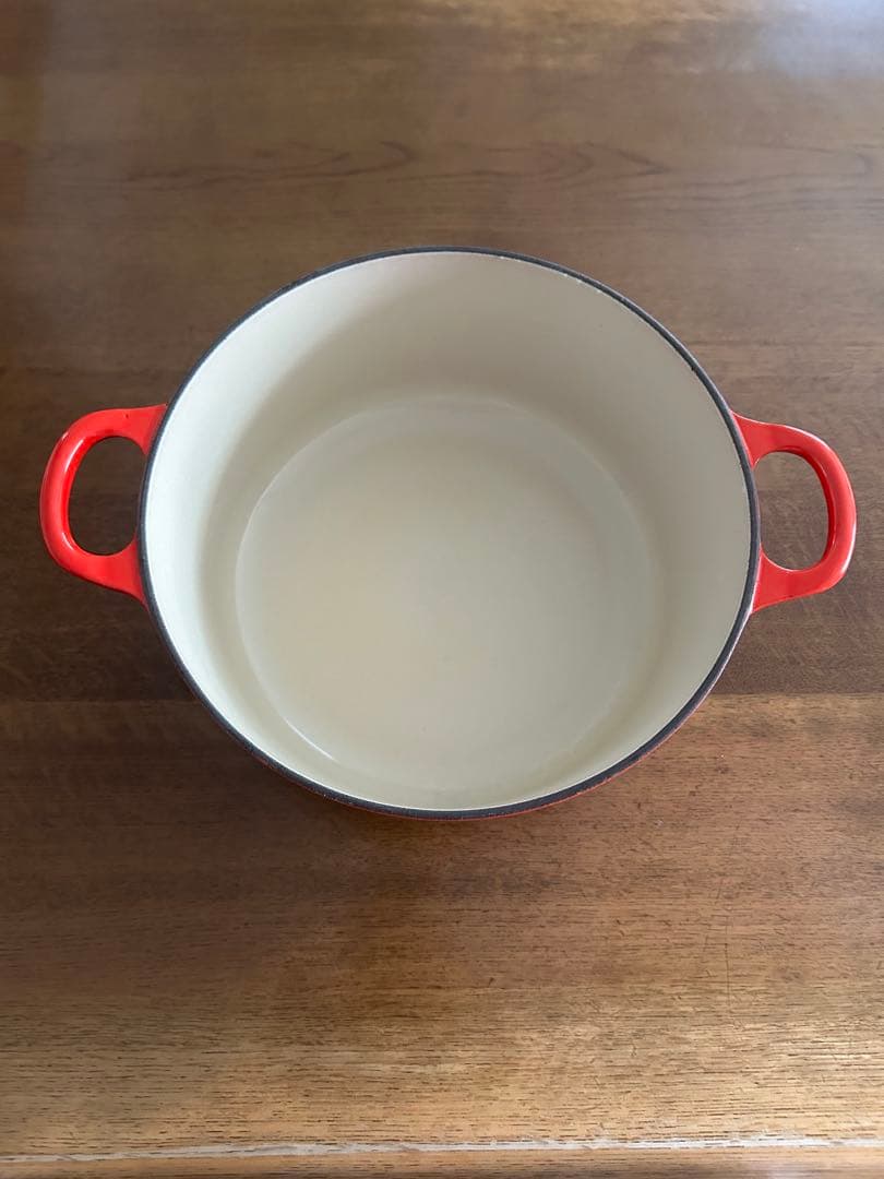 ル・クルーゼ　赤いホーロー鍋 クリーム内側22㎝ 両手鍋