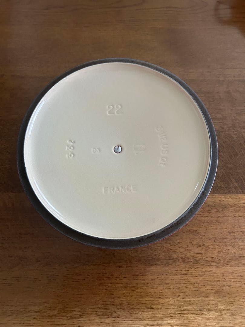 ル・クルーゼ　赤いホーロー鍋 クリーム内側22㎝ 両手鍋