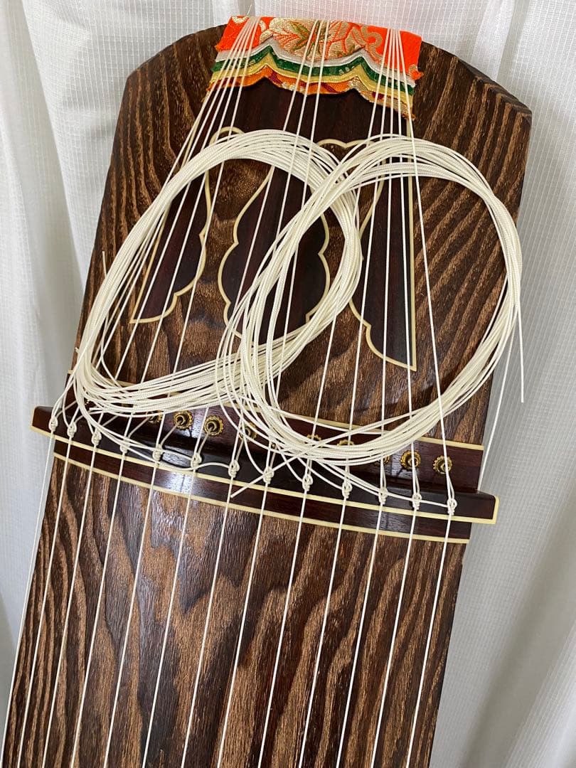 *2300 大正琴　13弦　琴柱　カバー付き