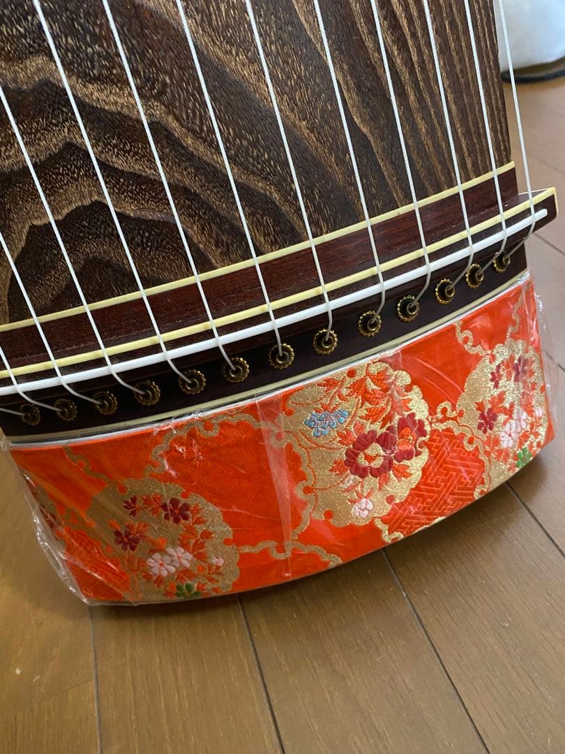 *2300 大正琴　13弦　琴柱　カバー付き