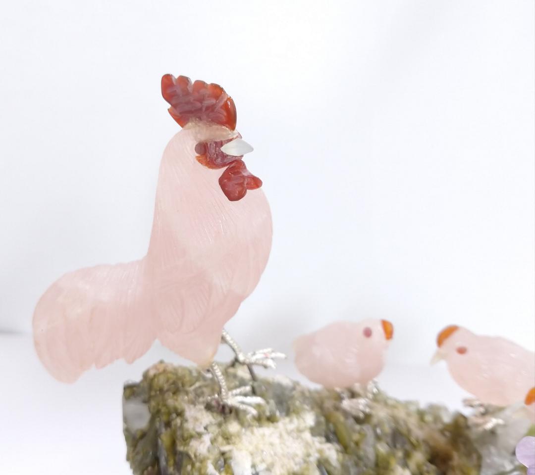 【開運】縁起　彫刻　癒し　親子鶏　甲州水晶貴石細工　インテリア　置物