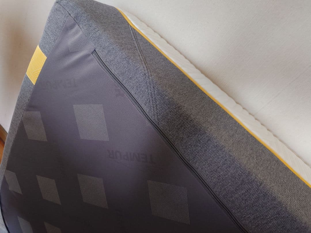 【美品】テンピュール センセーションリュクス 30 セミダブル マットレス