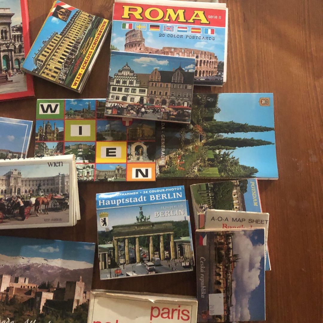 世界中の観光地のポストカードやマップなど