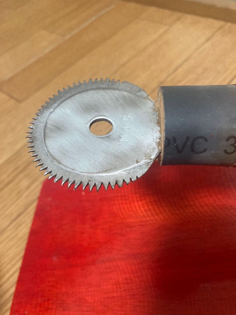 【美品・レア】お値下げしました。スリランカ製木製ココナッツ削り 鋸刃付き