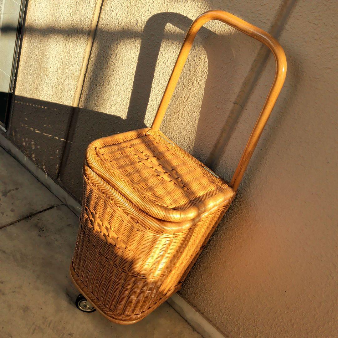 藤ラタン製キャスター付き ショッピングカート！