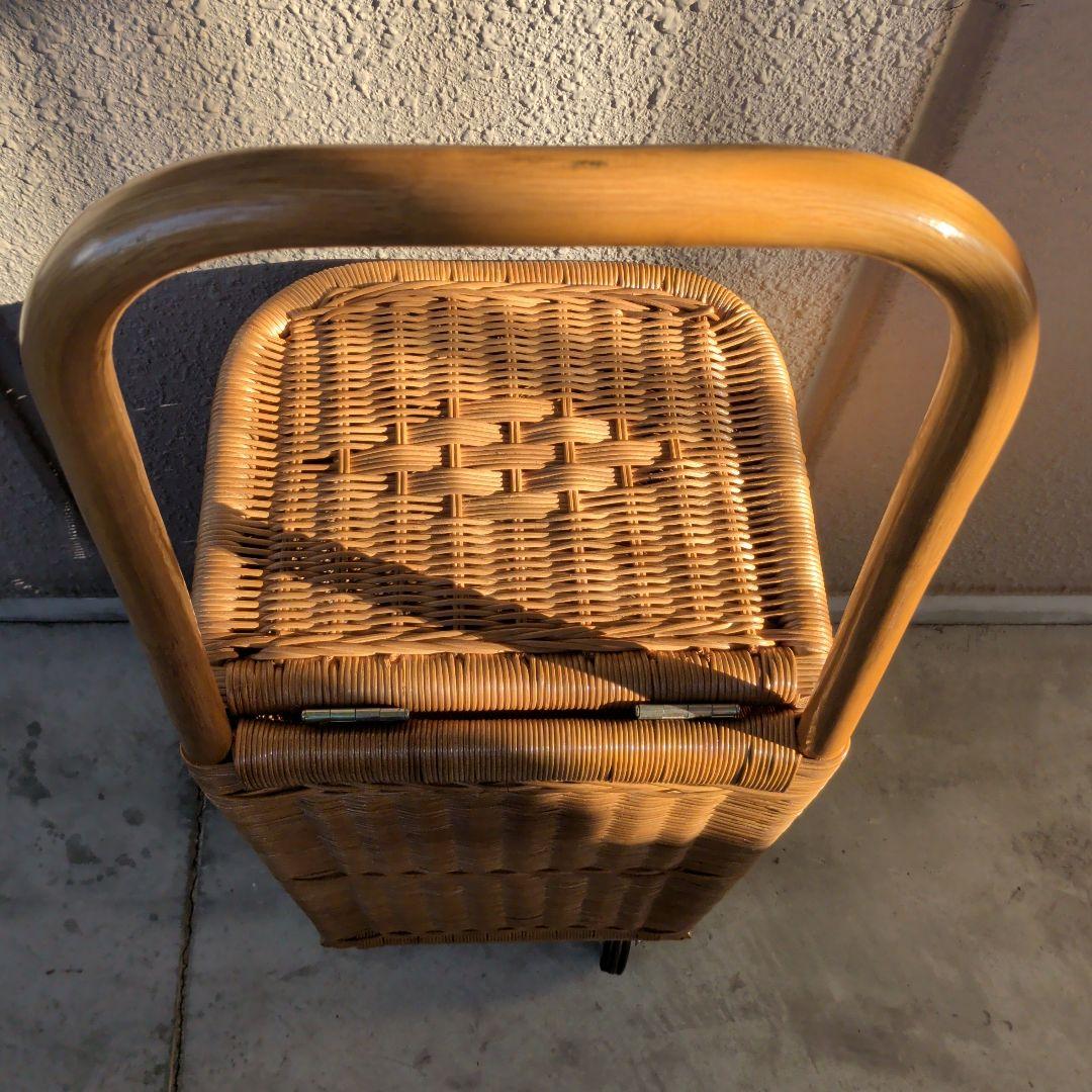 藤ラタン製キャスター付き ショッピングカート！