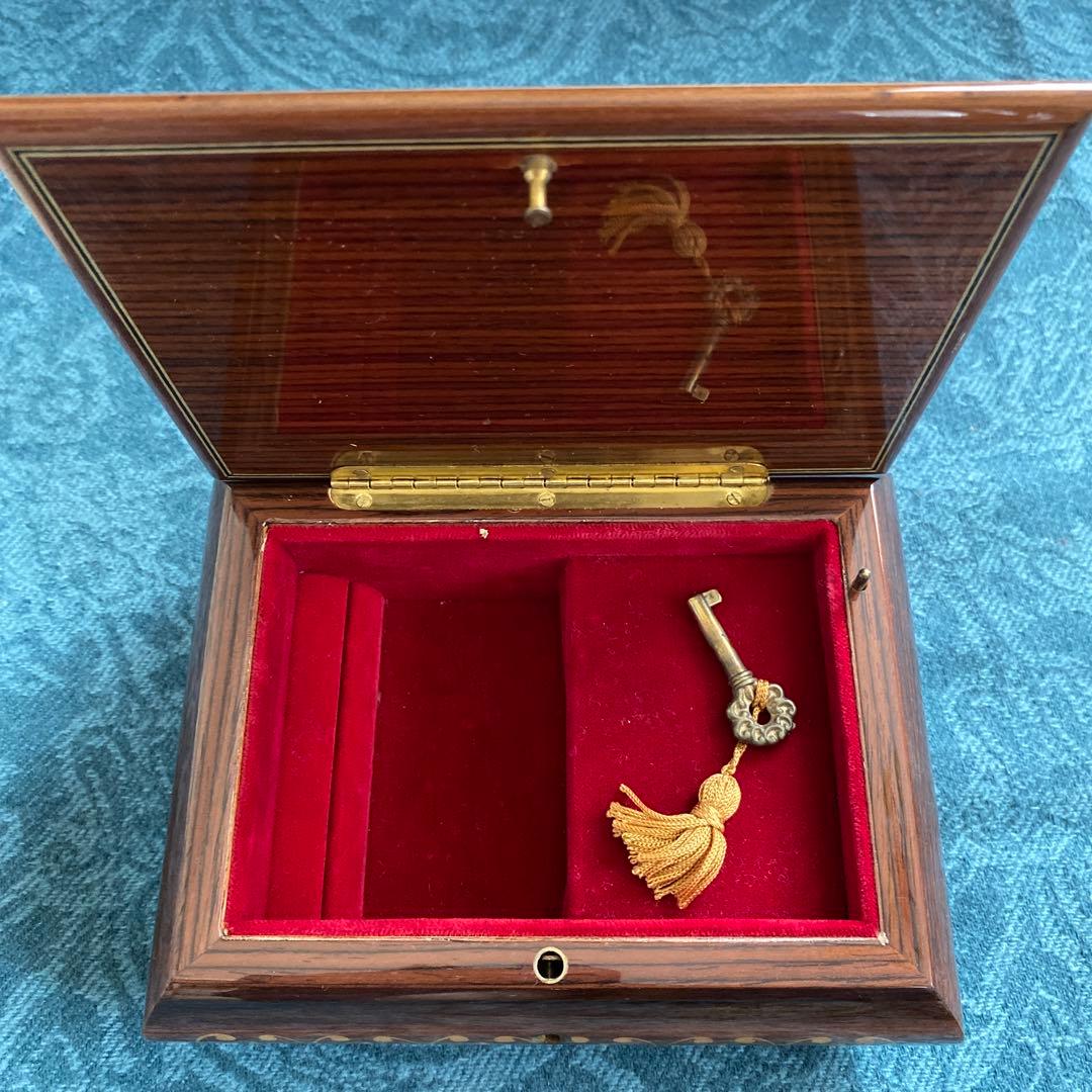 イタリアリュージュ製オルゴールジュエリーボックス　アンティーク