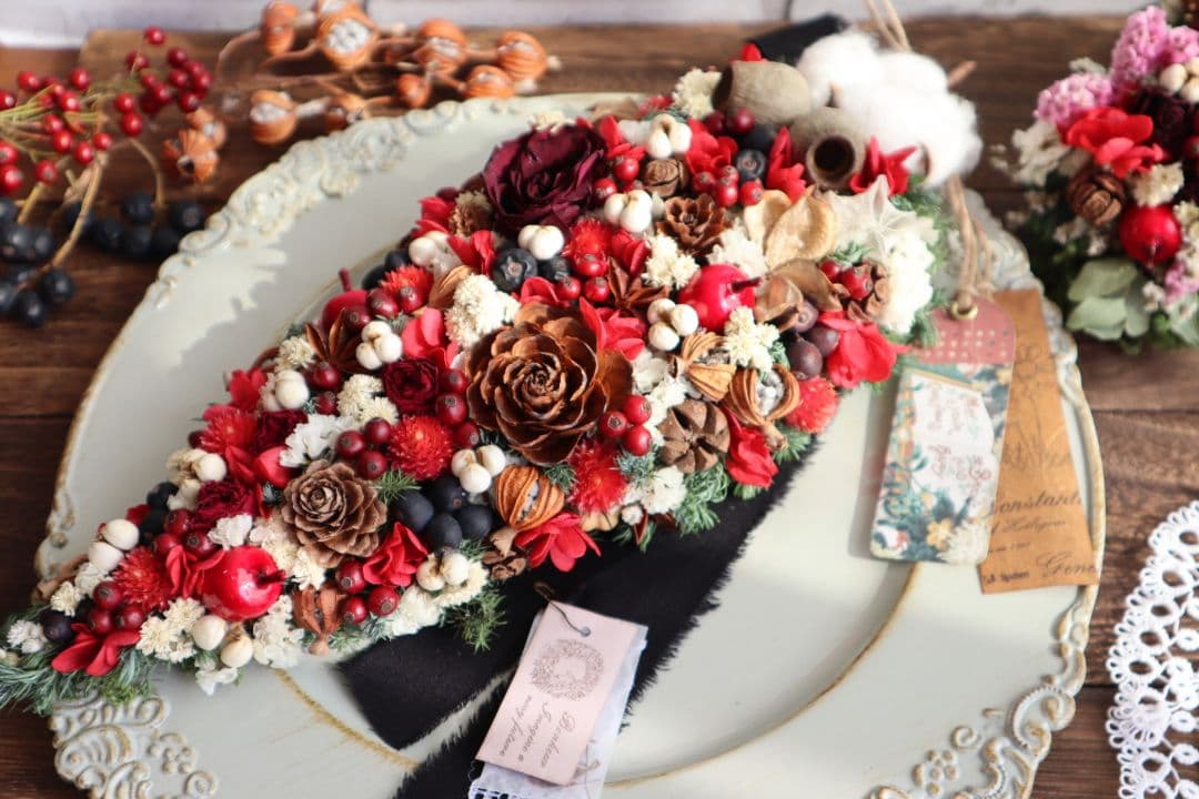 ドライフラワーꕤ︎︎バラと木の実いっぱいクリスマス縦長ガーランドꕤアンティーク