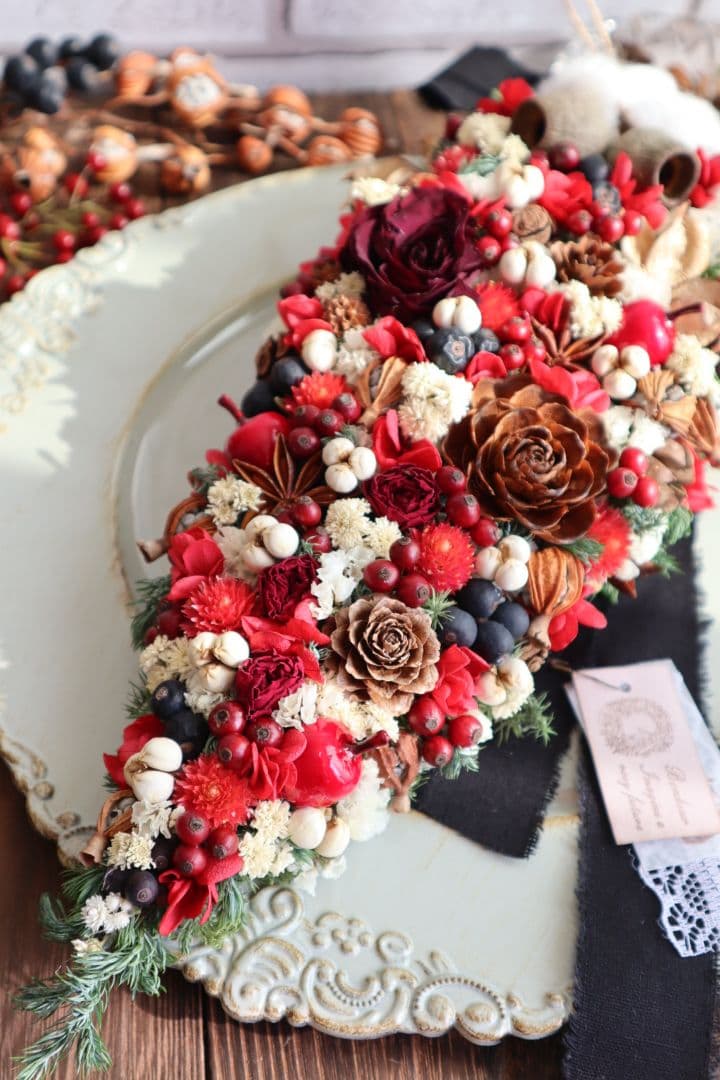 ドライフラワーꕤ︎︎バラと木の実いっぱいクリスマス縦長ガーランドꕤアンティーク