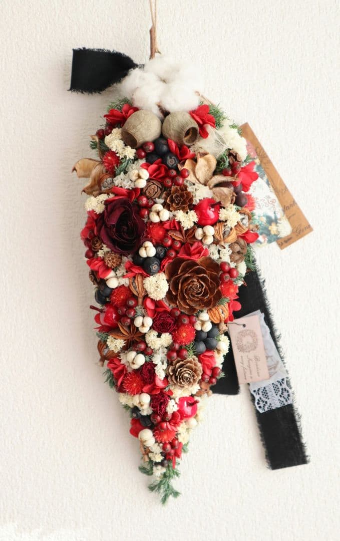 ドライフラワーꕤ︎︎バラと木の実いっぱいクリスマス縦長ガーランドꕤアンティーク