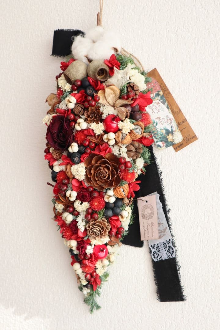 ドライフラワーꕤ︎︎バラと木の実いっぱいクリスマス縦長ガーランドꕤアンティーク