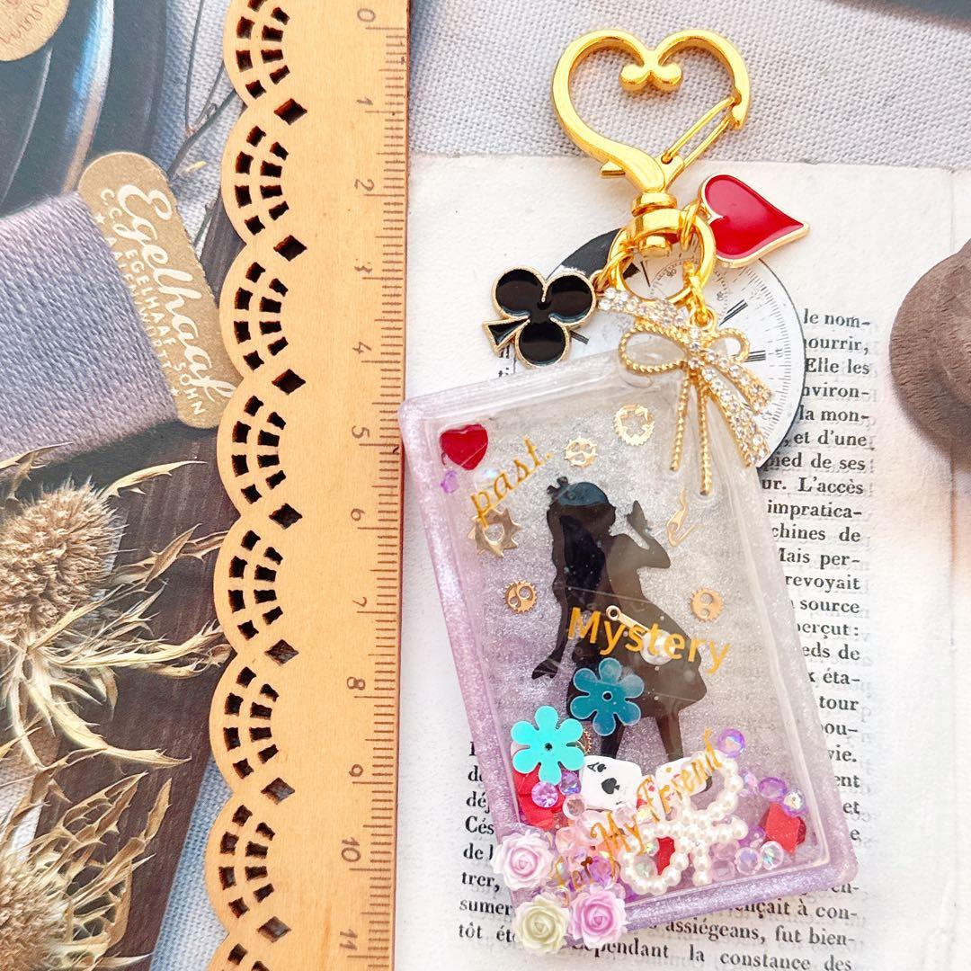 Alice in wonderland♥️ジルコニアリボン付アリスのバッグチャーム