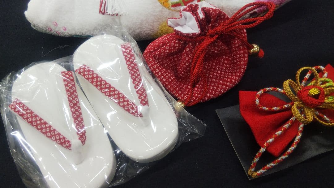 ★ご売約★三歳お祝い着物被布コート 絞り 刺繍