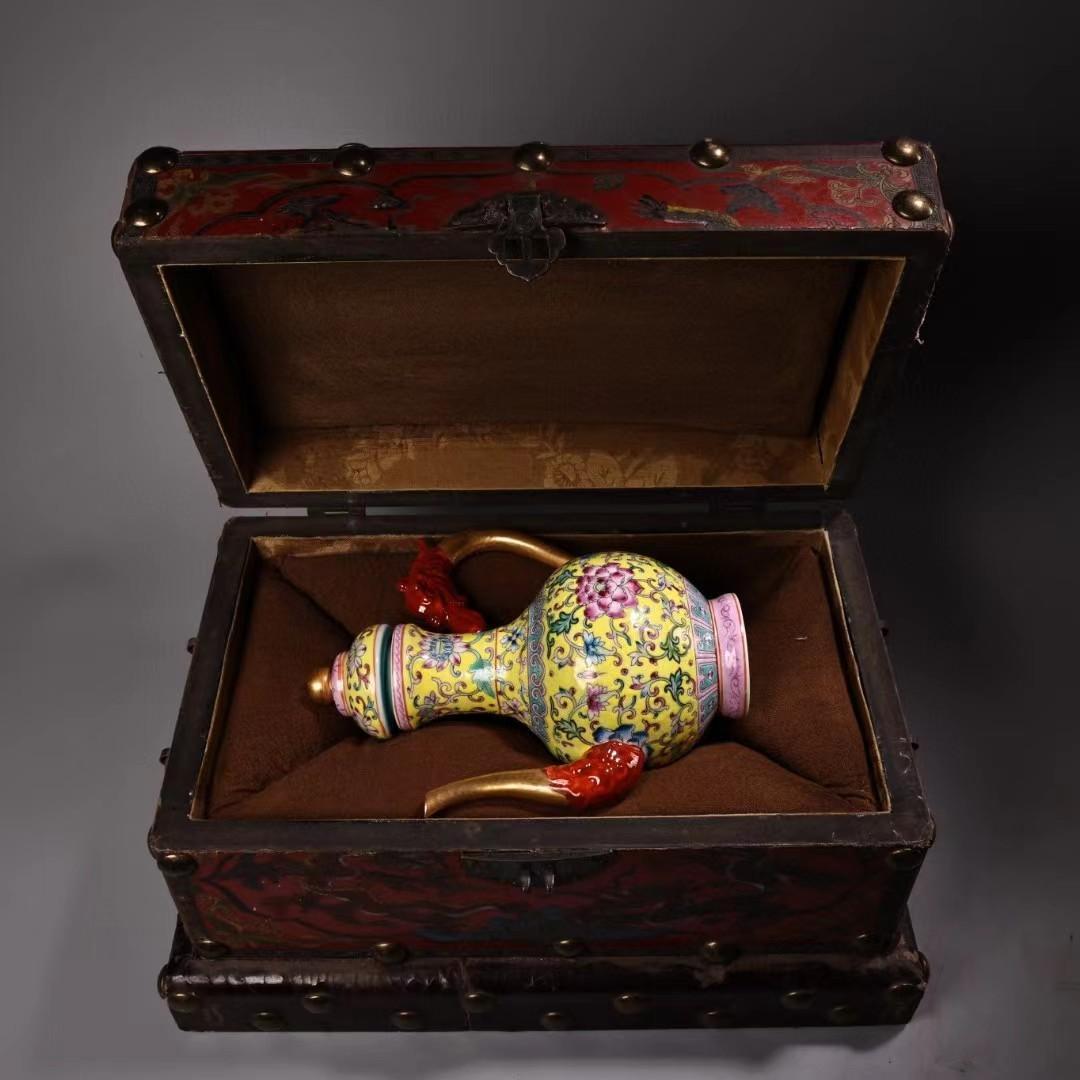 中国古美術・珍品旧蔵七宝彩と鎏金の磁器の茶壺・急須・文房具・置物