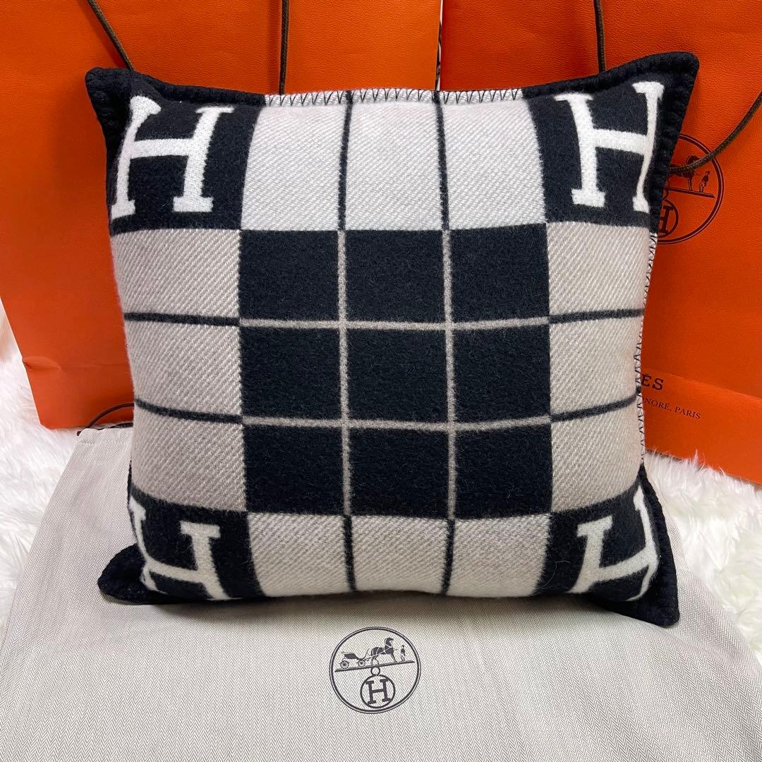 エルメスHermes クッション 《アヴァロンIII》 PM 【新品未使用品】