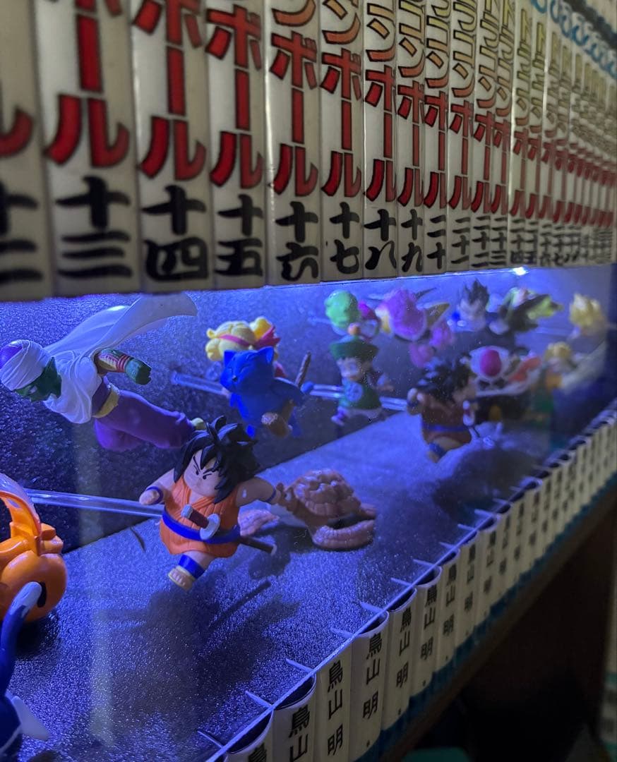 ドラゴンボール コミック 背表紙 フィギュア 24体＋LEDディスプレイ