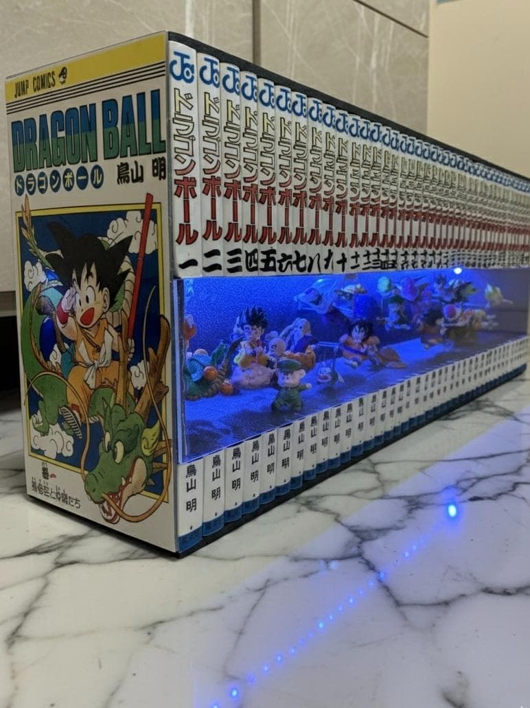 ドラゴンボール コミック 背表紙 フィギュア 24体＋LEDディスプレイ