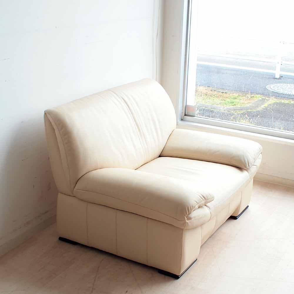 カリモク 「domani/エクセルライフ」 シングルソファ 本革 ZR24326