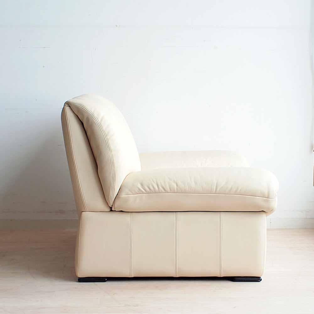 カリモク 「domani/エクセルライフ」 シングルソファ 本革 ZR24326