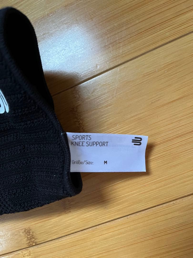 スポーツ 膝サポーター M 黒