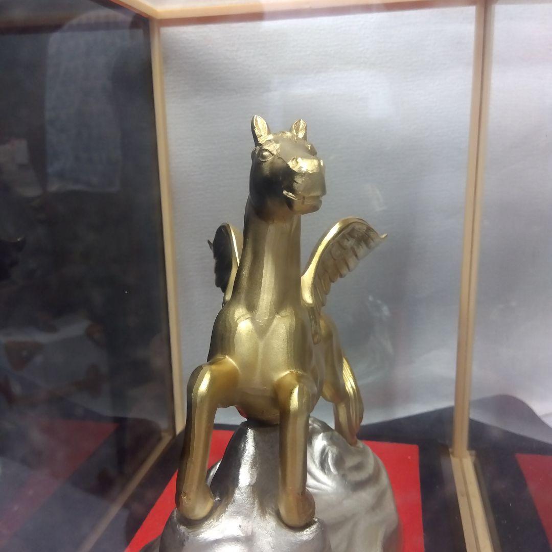 金色の翼のある馬の彫刻　レトロ　ケース付き　ペガサス