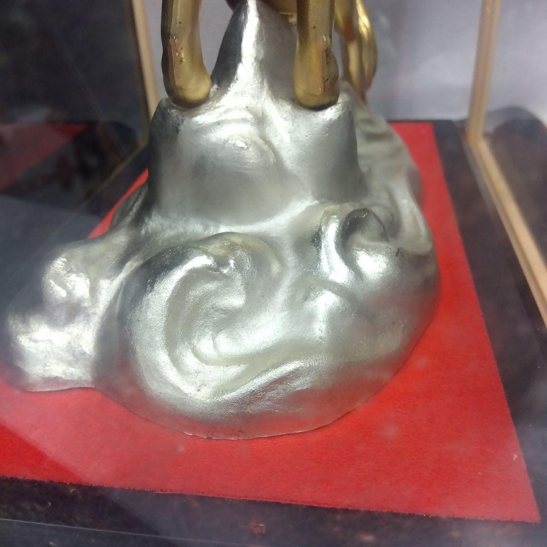 金色の翼のある馬の彫刻　レトロ　ケース付き　ペガサス