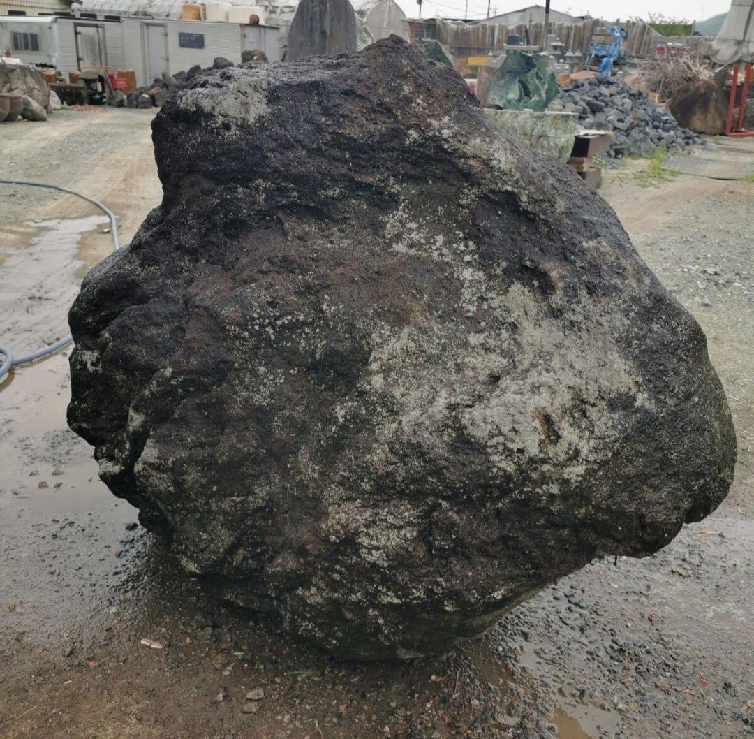 鳥海石　818キロ　庭石　石　石材 庭　坪庭　ガーデニング　置物　オブジェ