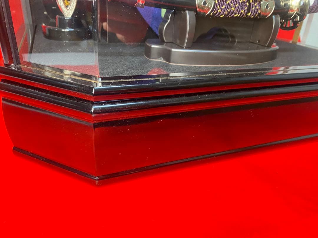 五月人形　龍頭付きシルバー兜飾り　六角アクリルケース入