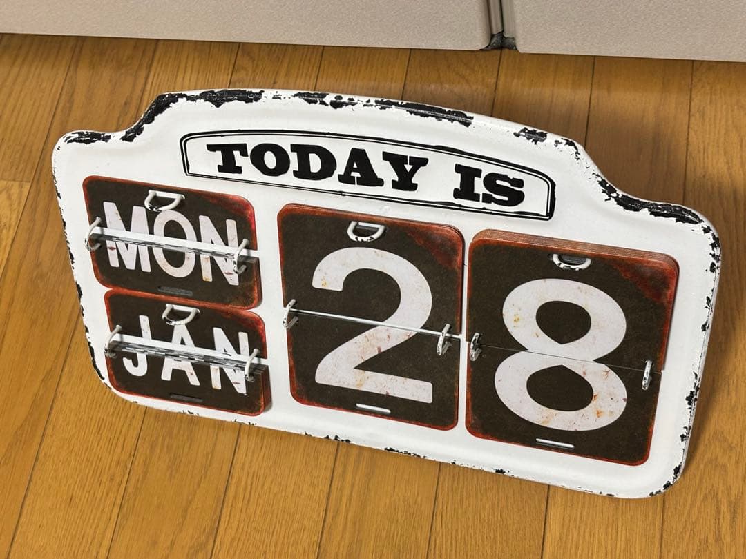 ブリキ　日めくり　カレンダー　使用済み　塗装はげ有り