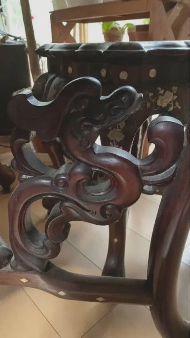 お値下げ交渉チャイニーズテイーテーブたのめるびん配送込み椅子4脚縁起の良い龍の脚