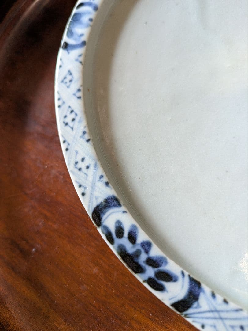 岡晋吾　天平窯 青と白の花柄陶器プレート 21.3cm